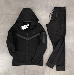 Nike Tech (Black)