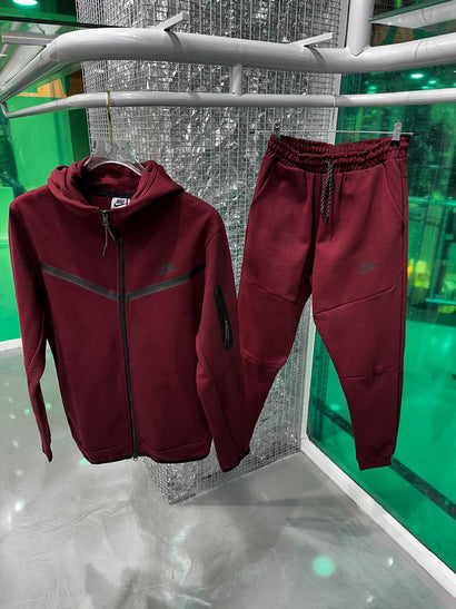Nike Tech Fleece Dark Red